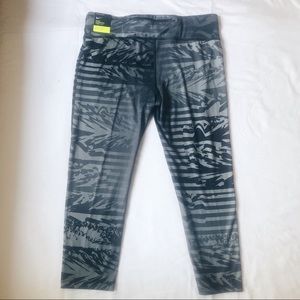 Nike Dri-Fit Crop Length Workout Leggings NWT